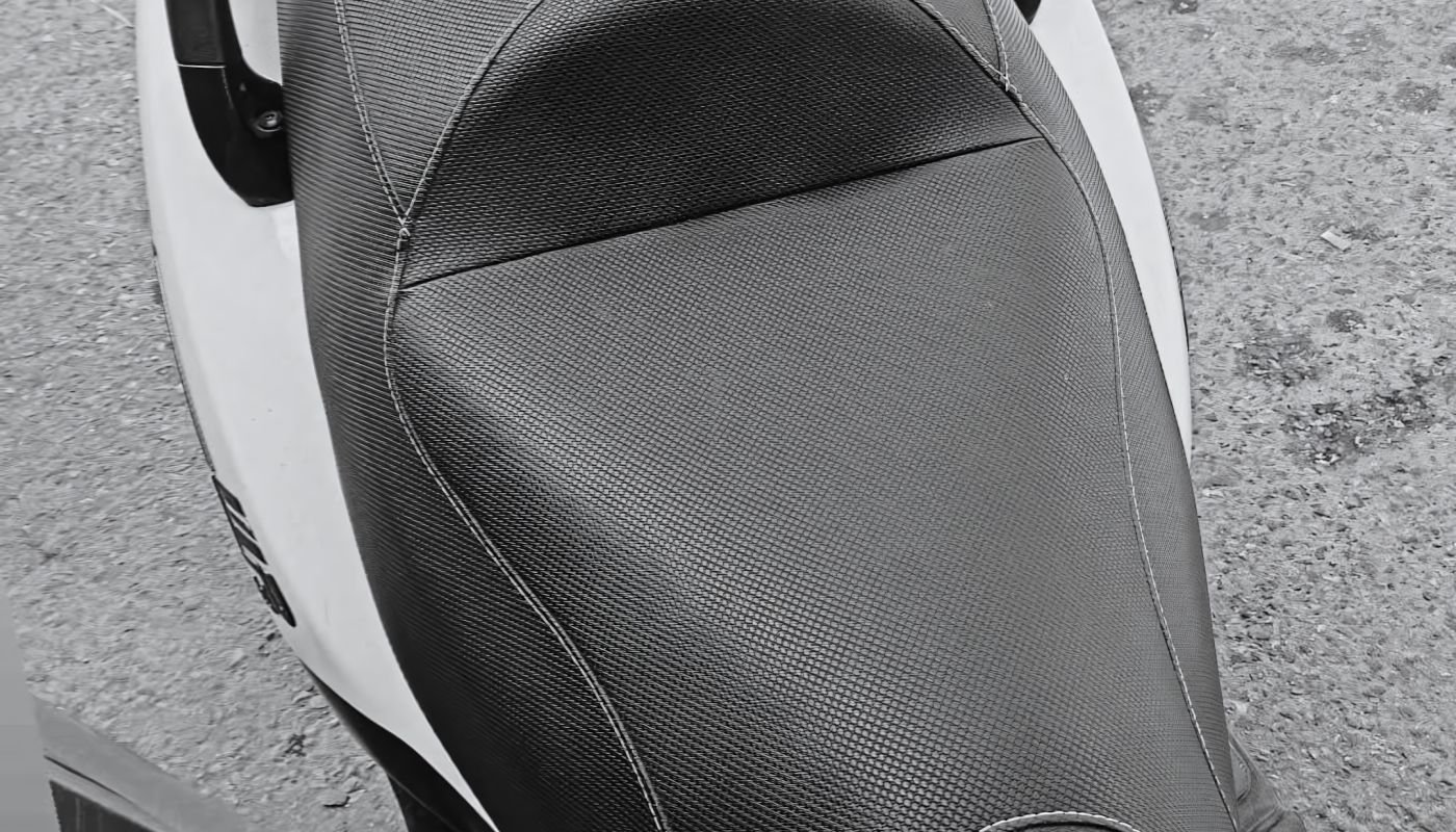 Επισκευασμένη Σέλα μηχανής